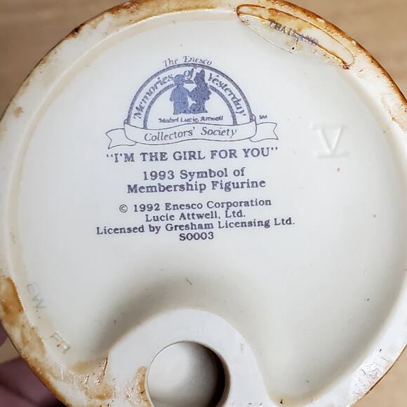 Memories of Yesterday I'm the Girl for You 1993 Membership Porcelain Figurine - Picture 5 of 8